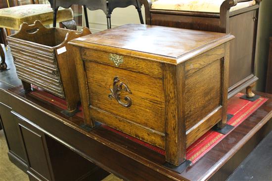 Small panelled oak coffer